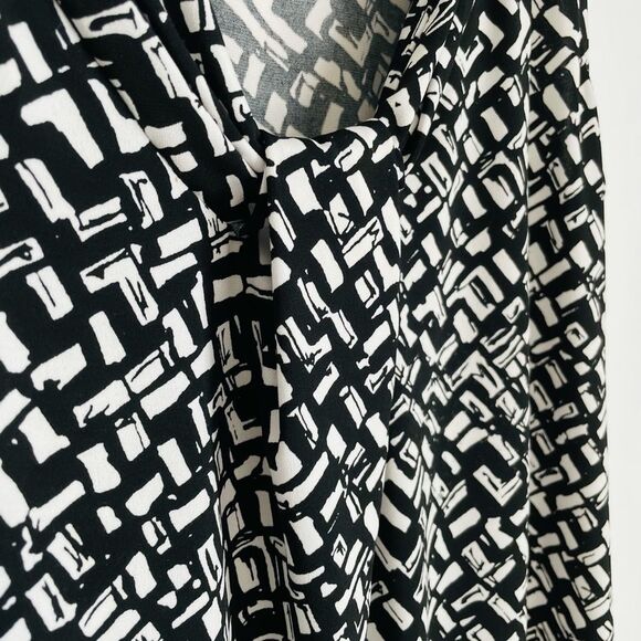 🟢Dana Buchman Top Black White Geometric Size S - Picture 2 of 5